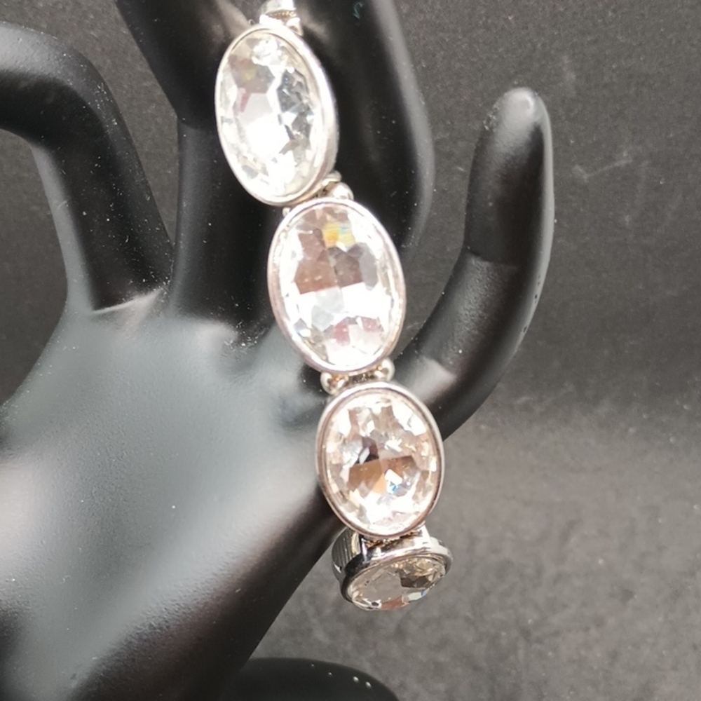 Elegant Silver Bracelet with Clear Stones - Picture 1 of 2